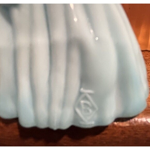 Three Vintage Boyd Art Glass Colonial Woman Doll LOT, Two Iridescents - Picture 12 of 14